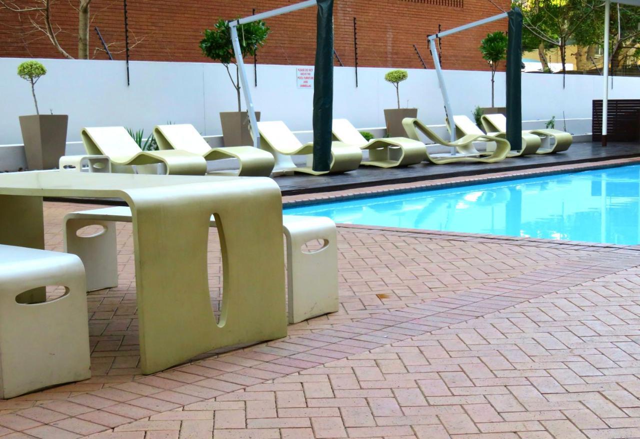 Comfort Apartment Sa ヨハネスブルグ エクステリア 写真